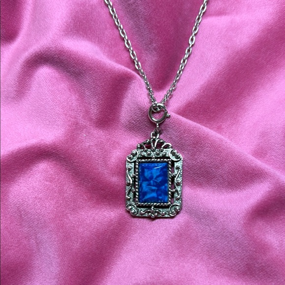 Sarah Coventry Jewelry - Elegant Silver Necklace with Blue Pendant